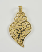 Load image into Gallery viewer, 19.2ct Gold Filigree Heart Pendant BE0589
