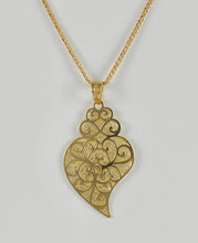 Load image into Gallery viewer, 19.2ct Gold Filigree Heart Pendant BE0589
