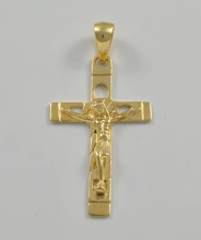 Load image into Gallery viewer, 19.2ct Yellow Gold Mens Cross Pendant CR0076
